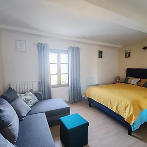 D'hotes L'amphitryon 5 Bed & Breakfast